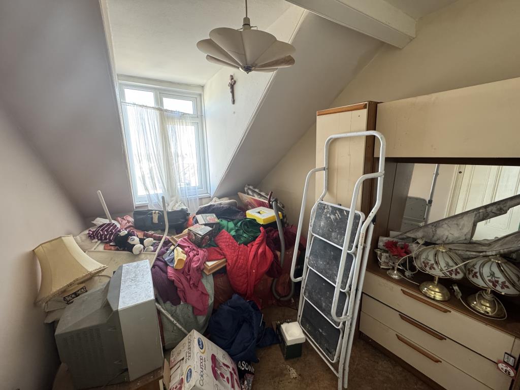 Lot: 14 - RESIDENTIAL INVESTMENT OPPORTUNITY - Bedroom Two